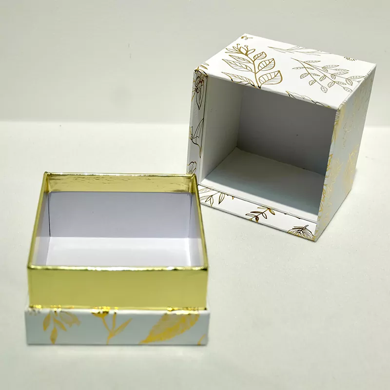 Prabangi rankų darbo pakuotė